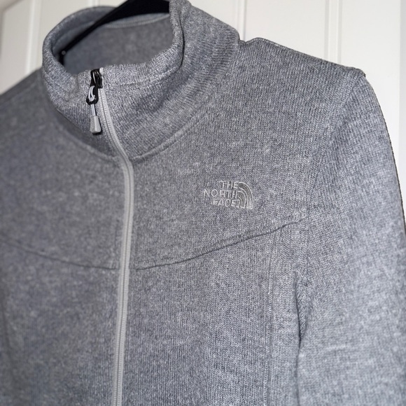 The North Face Women's Light Gray Ski Jacket - Picture 2 of 14